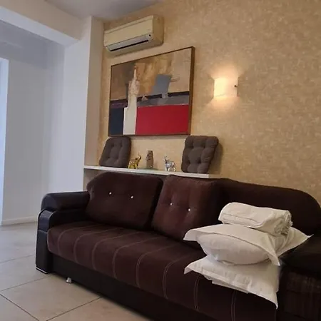 Apartment Tudors